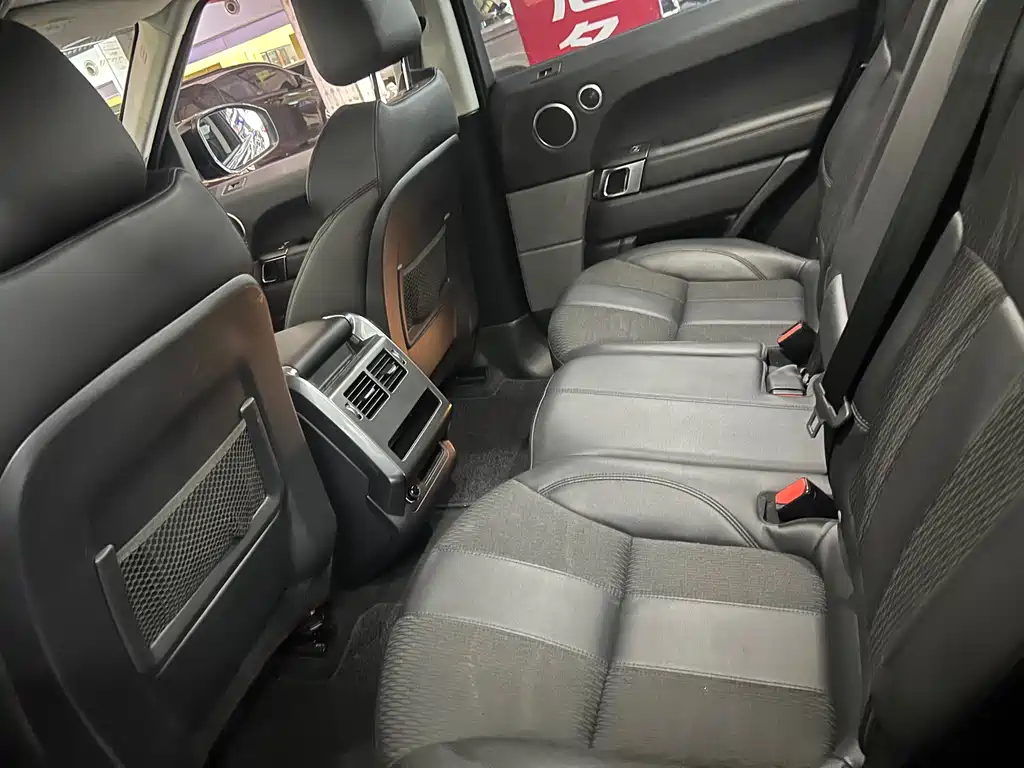 Land Rover Range Rover Sport 2016 2.0 GTDi HSE 2018 - thumbnail 6