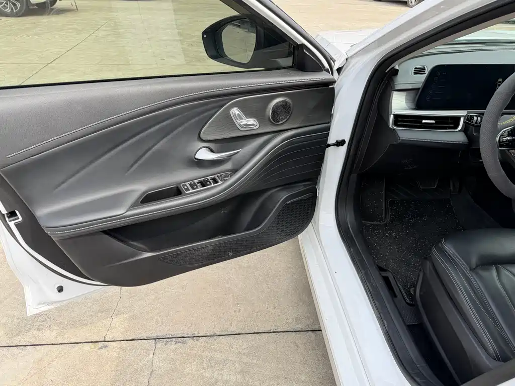 Chery Arrizo 8 2023 1.6T DCT Shang 2023 - thumbnail 4