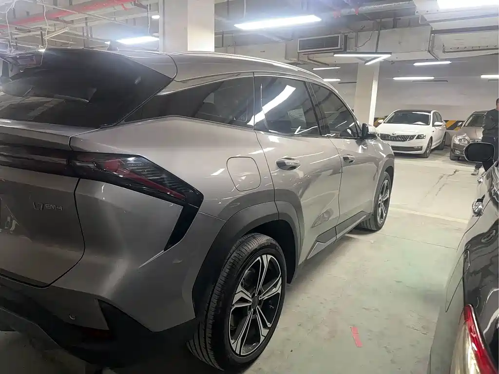Geely Galaxy Geely Galaxy L7 2025 EM-i 115km Long Range Edition 2025 - thumbnail 6