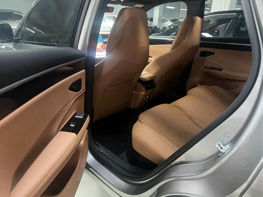 Geely Galaxy Geely Galaxy L7 2025 EM-i 115km Long Range Edition 2025 - thumbnail 7