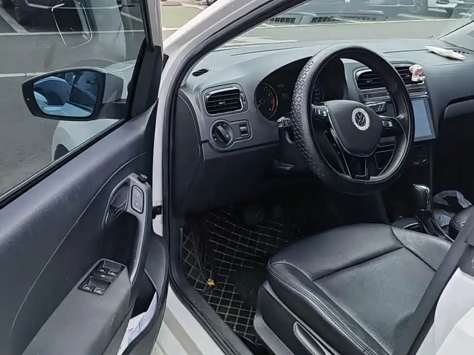 Volkswagen Volkswagen Polo 2018 1.5L Automatic Comfort Model 2018 - thumbnail 6