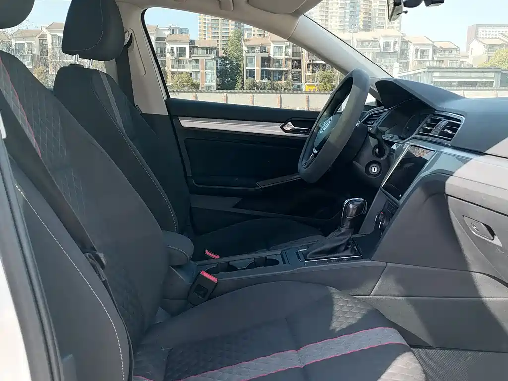 Volkswagen Lamando 2021 230TSI DSG Style Edition 2021 - thumbnail 6