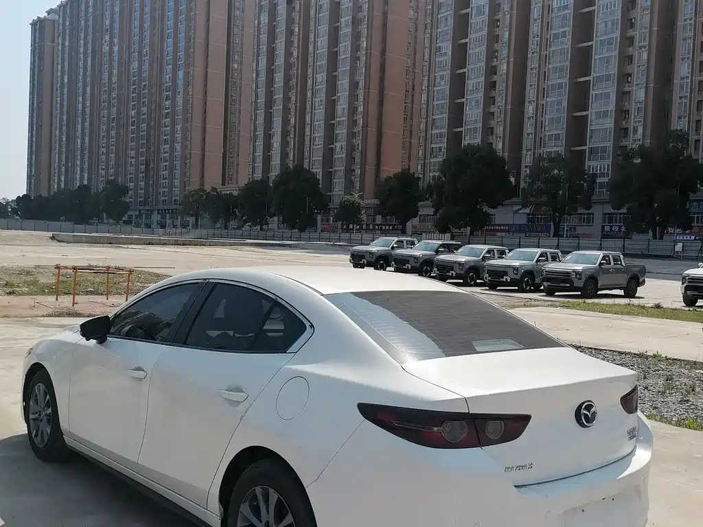 Mazda Mazda 3 Axela 2021 1.5L Automatic Premium Version 2021 - thumbnail 9