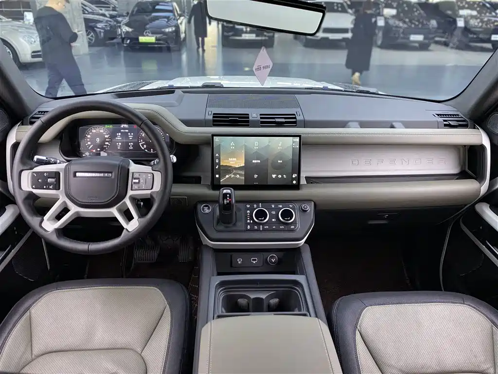 Land Rover Land Rover Defender 2022 90 2.0T P300 X-DYNAMIC HSE 2022 - thumbnail 9