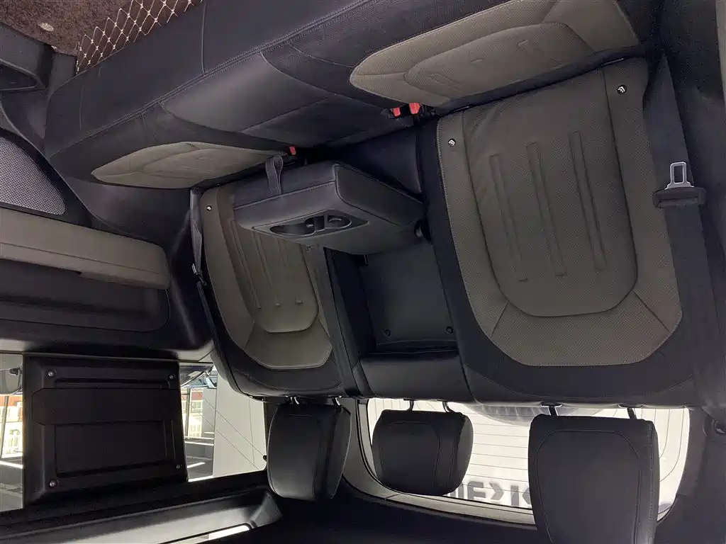 Land Rover Land Rover Defender 2022 90 2.0T P300 X-DYNAMIC HSE 2022 - thumbnail 13