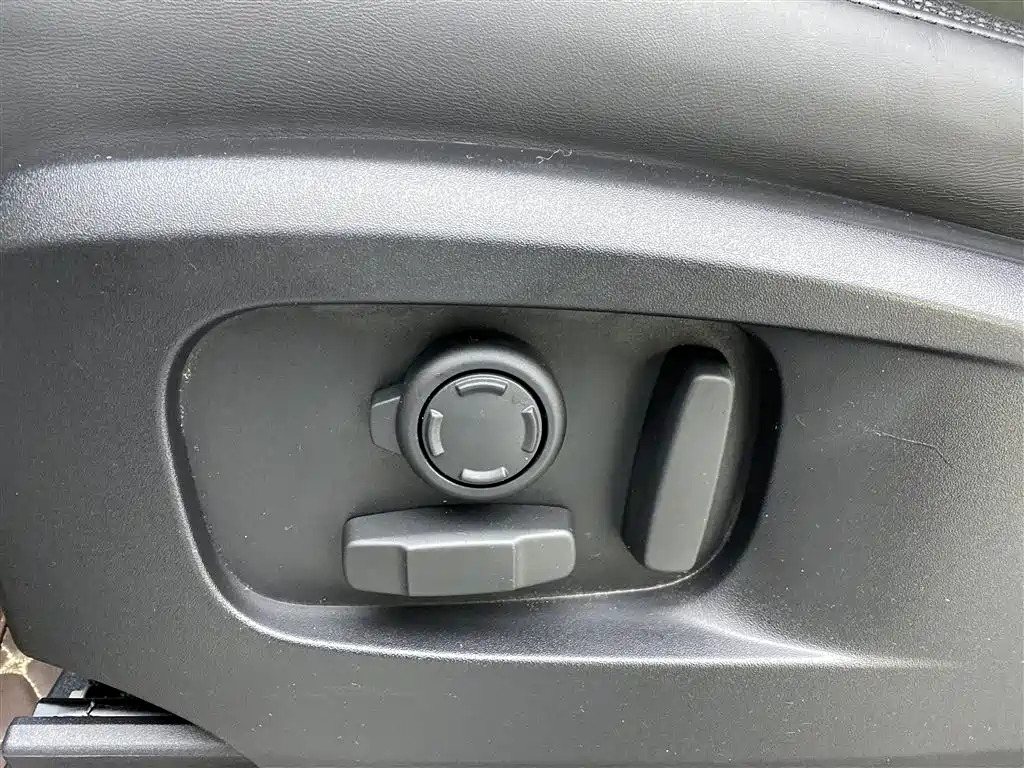 Land Rover Land Rover Defender 2022 90 2.0T P300 X-DYNAMIC HSE 2022 - thumbnail 22