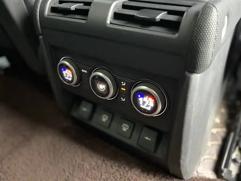 Land Rover Land Rover Defender 2022 90 2.0T P300 X-DYNAMIC HSE 2022 - thumbnail 23