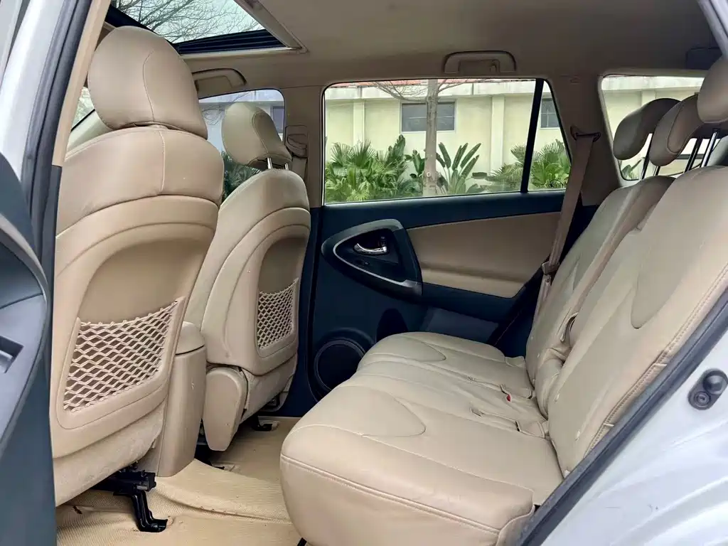 Toyota RAV4 2013 Premium 2.4L Automatic AWD Elite 2013 - thumbnail 6