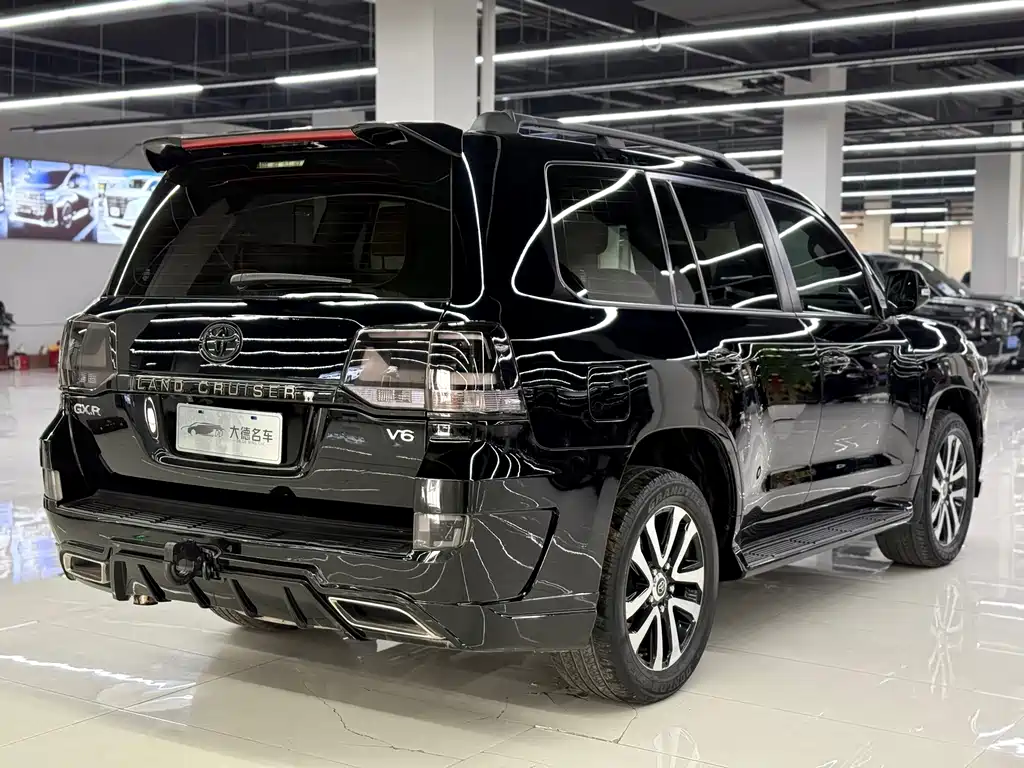 Toyota Land Cruiser (Imported) 2019 Model 4.0L Automatic 2020 - thumbnail 5