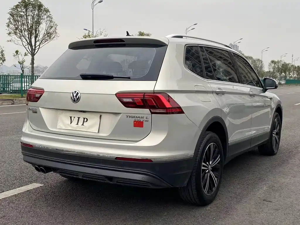 Volkswagen Volkswagen Tiguan L 2019 330TSI Automatic 2WD Panoramic Comfort Edition China VI 2019 - thumbnail 3