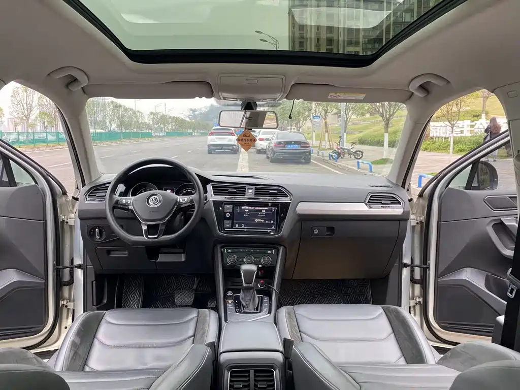Volkswagen Volkswagen Tiguan L 2019 330TSI Automatic 2WD Panoramic Comfort Edition China VI 2019 - thumbnail 6