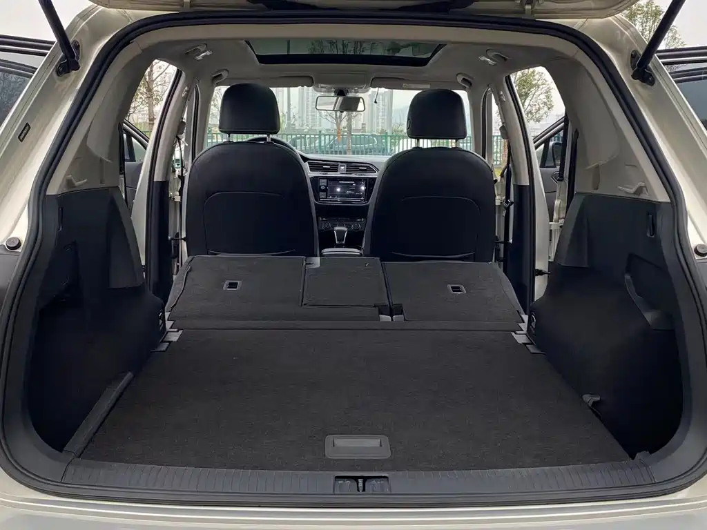 Volkswagen Volkswagen Tiguan L 2019 330TSI Automatic 2WD Panoramic Comfort Edition China VI 2019 - thumbnail 7