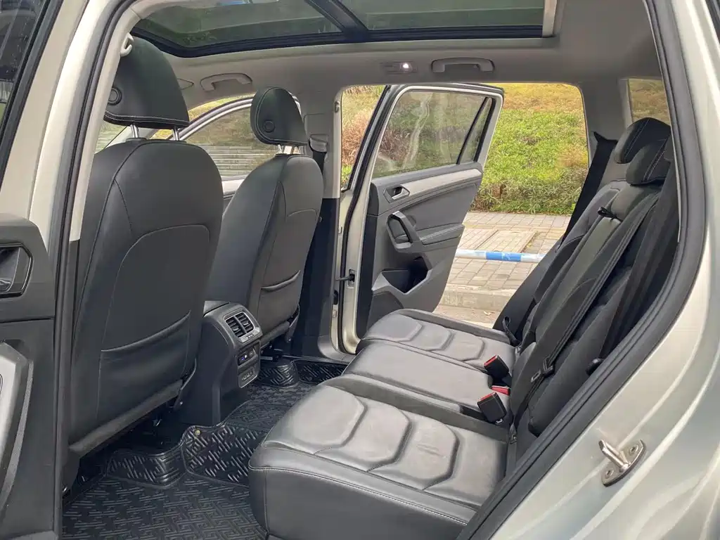 Volkswagen Volkswagen Tiguan L 2019 330TSI Automatic 2WD Panoramic Comfort Edition China VI 2019 - thumbnail 10