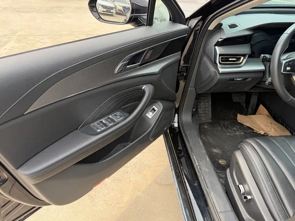 Hongqi Hongqi H5 2023 2.0T Automatic Intelligent Connectivity Flag Enjoyment Edition 2023 - thumbnail 4