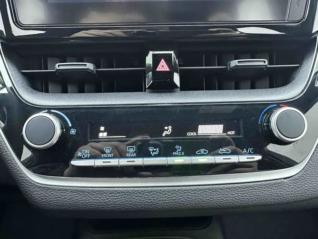 Toyota Toyota Corolla 2022 TNGA 1.5L CVT Advanced Edition 2022 - thumbnail 17