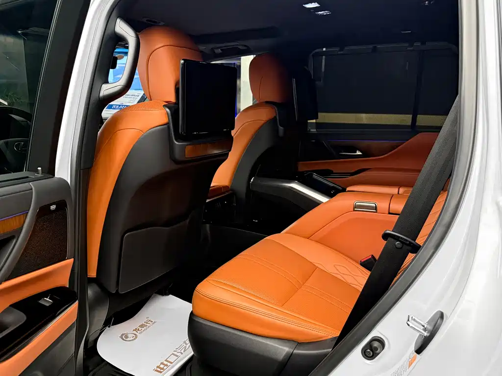 Lexus Lexus LX 600 2023 Model Canadian Specification 2024 - thumbnail 14