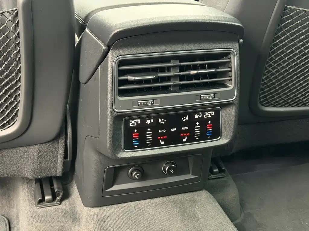 Audi Audi Q7 2022 55 TFSI quattro S line Sport 2022 - thumbnail 16
