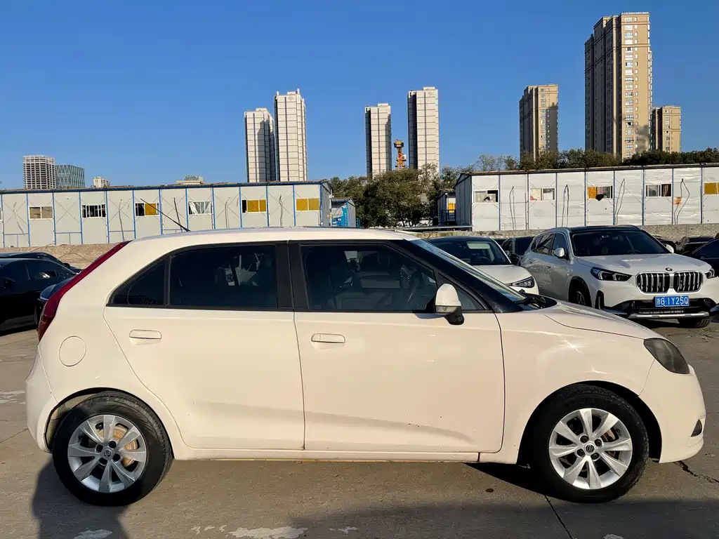 MG MG 3 2013 1.5L AMT Elite Edition 2014 - thumbnail 4