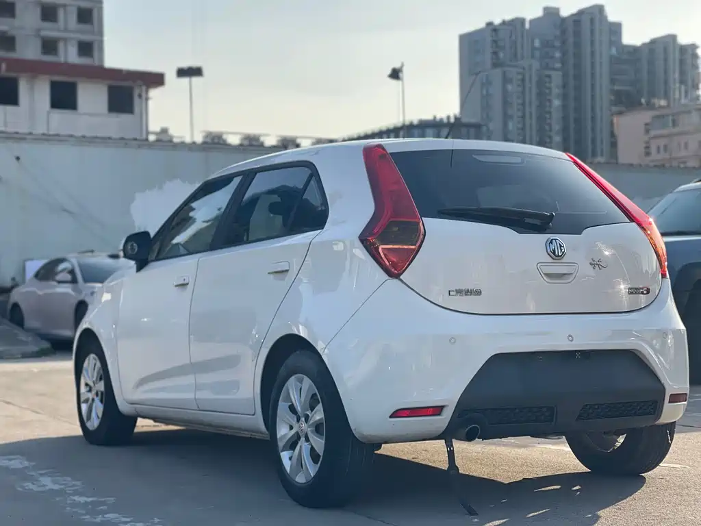 MG MG 3 2013 1.5L AMT Elite Edition 2014 - thumbnail 5