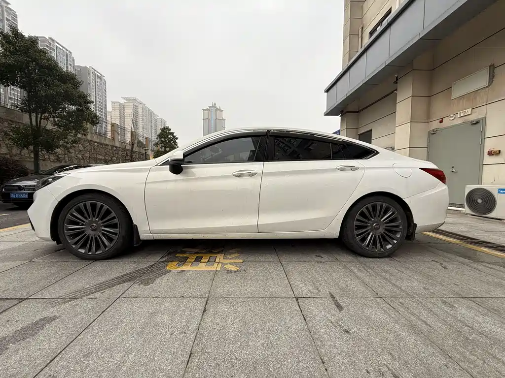 Hongqi Hongqi H5 2020 1.8T Automatic Intelligent Flag Leader Edition 2021 - thumbnail 7