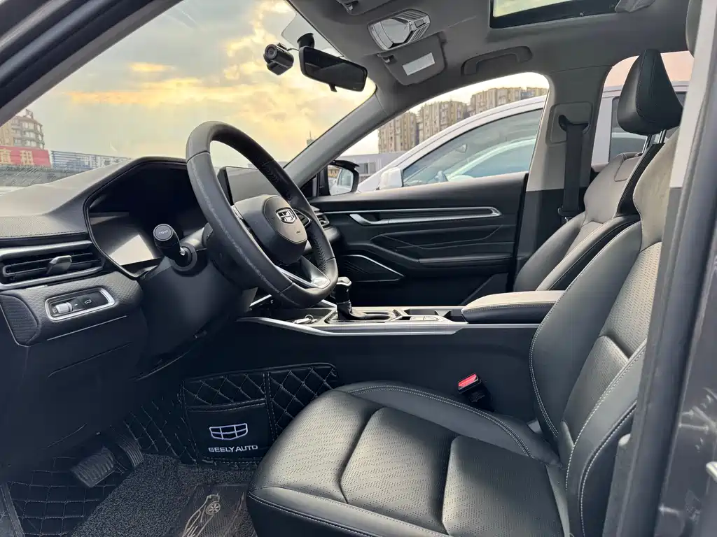 Geely Auto Geely Emgrand 2022 4th Generation 1.5L CVT Luxury Edition 2023 - thumbnail 4