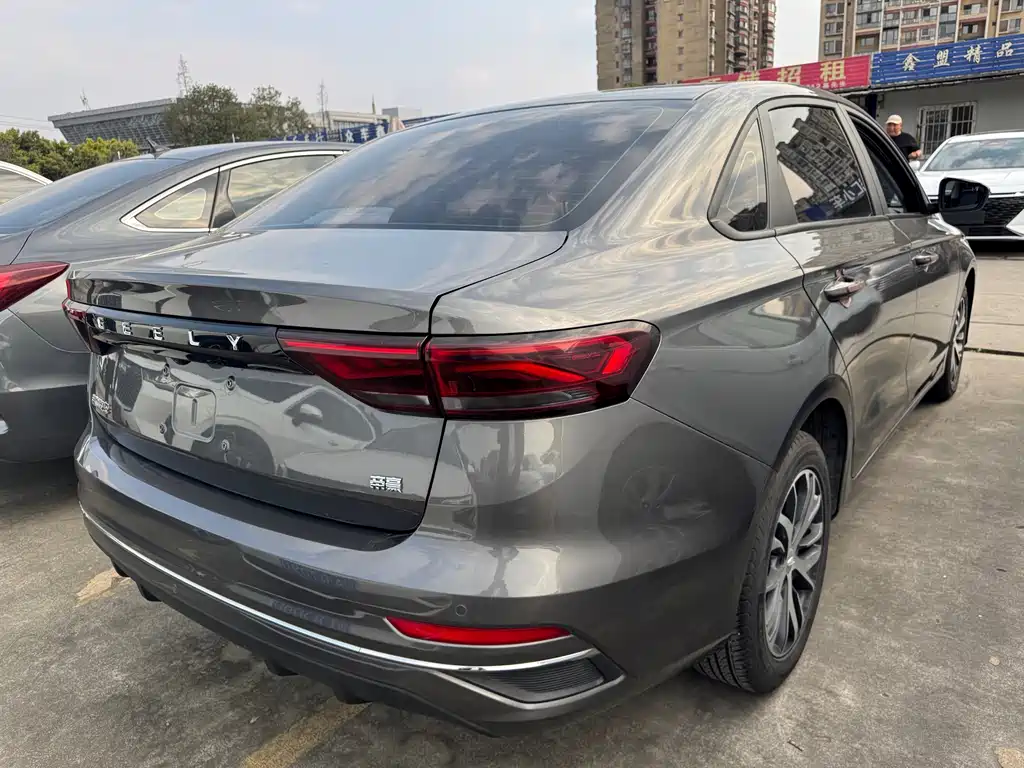 Geely Auto Geely Emgrand 2022 4th Generation 1.5L CVT Luxury Edition 2023 - thumbnail 10