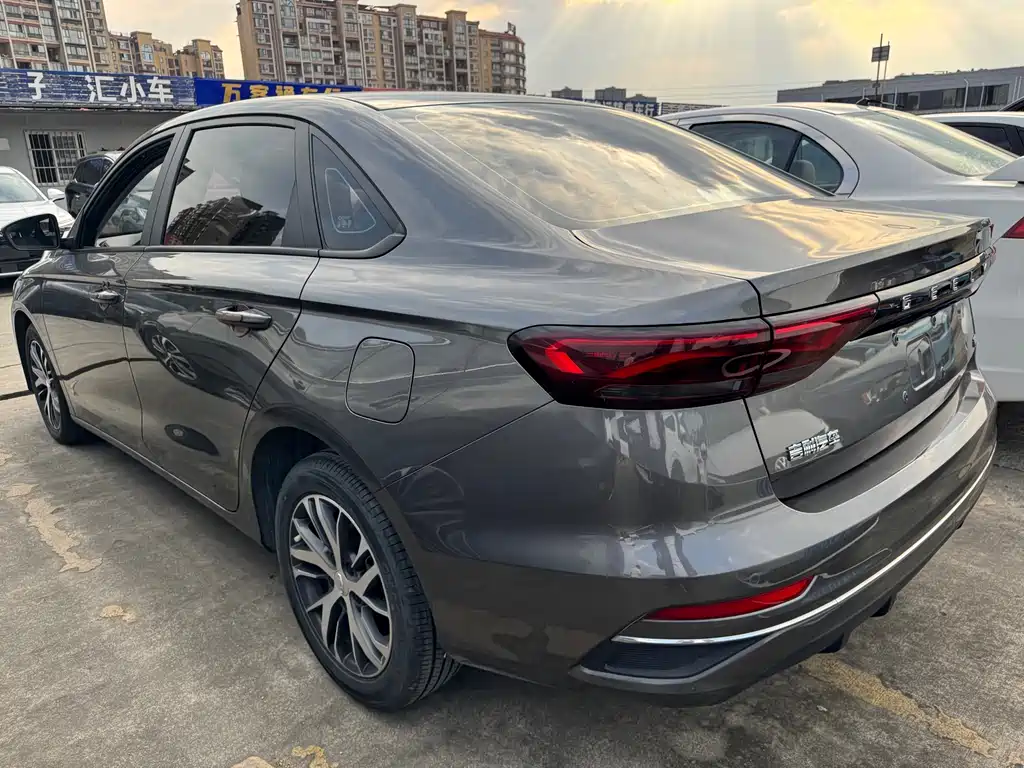 Geely Auto Geely Emgrand 2022 4th Generation 1.5L CVT Luxury Edition 2023 - thumbnail 12