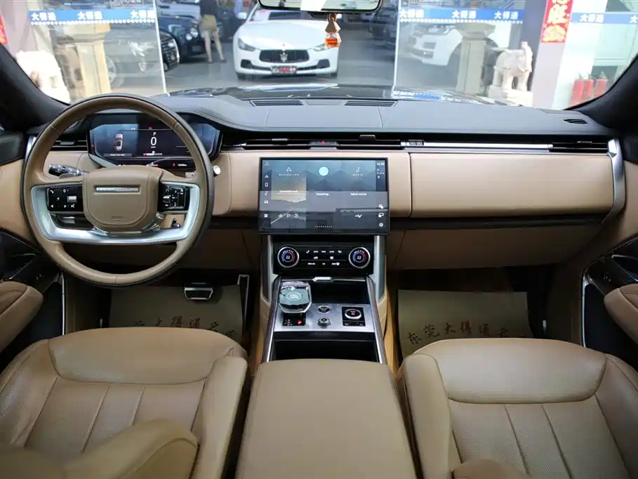 Land Rover Range Rover 2023 3.0 L6 400PS Autobiography Long Wheelbase 2022 - thumbnail 8