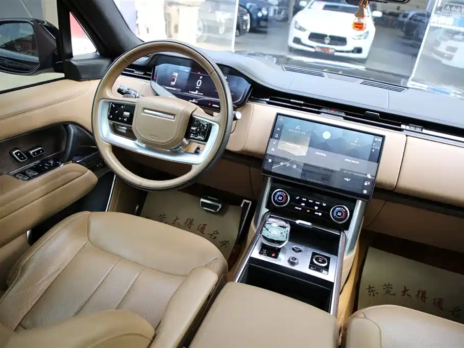 Land Rover Range Rover 2023 3.0 L6 400PS Autobiography Long Wheelbase 2022 - thumbnail 9