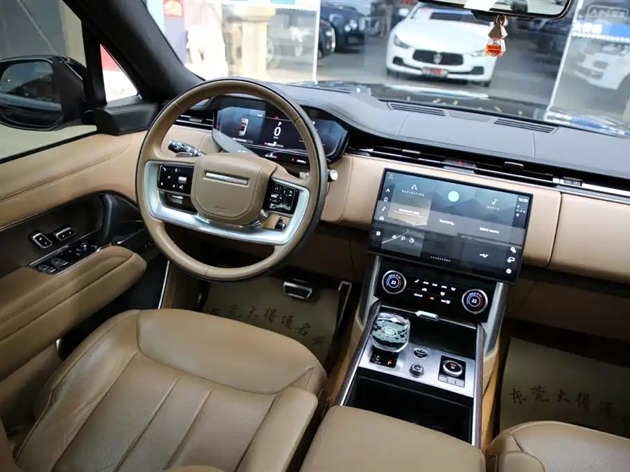 Land Rover Range Rover 2023 3.0 L6 400PS Autobiography Long Wheelbase 2022 - thumbnail 10