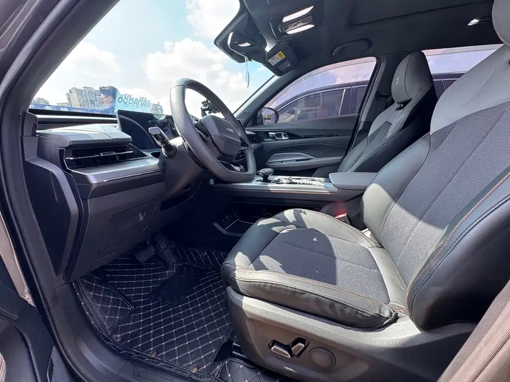 Changan Oushang Changan Oushang Z6 2023 Blue Whale 1.5T DCT Smart Supreme Edition 2023 - thumbnail 4
