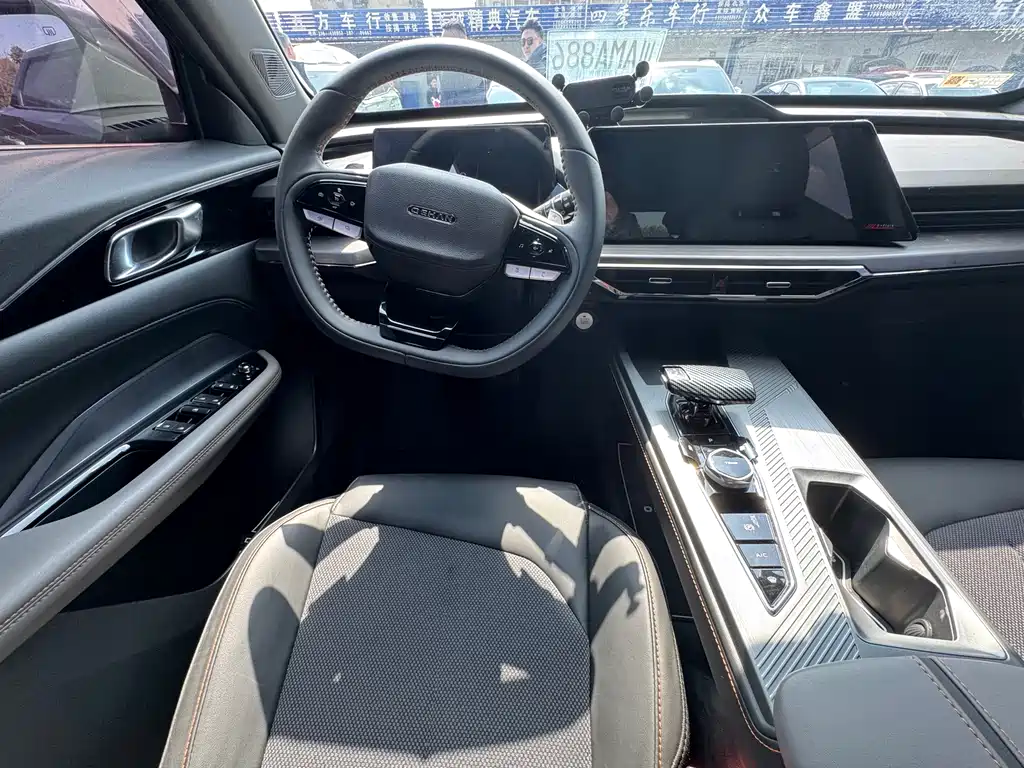 Changan Oushang Changan Oushang Z6 2023 Blue Whale 1.5T DCT Smart Supreme Edition 2023 - thumbnail 6