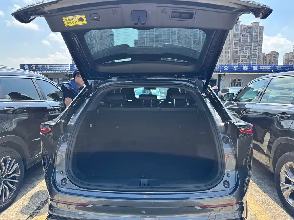Changan Oushang Changan Oushang Z6 2023 Blue Whale 1.5T DCT Smart Supreme Edition 2023 - thumbnail 11