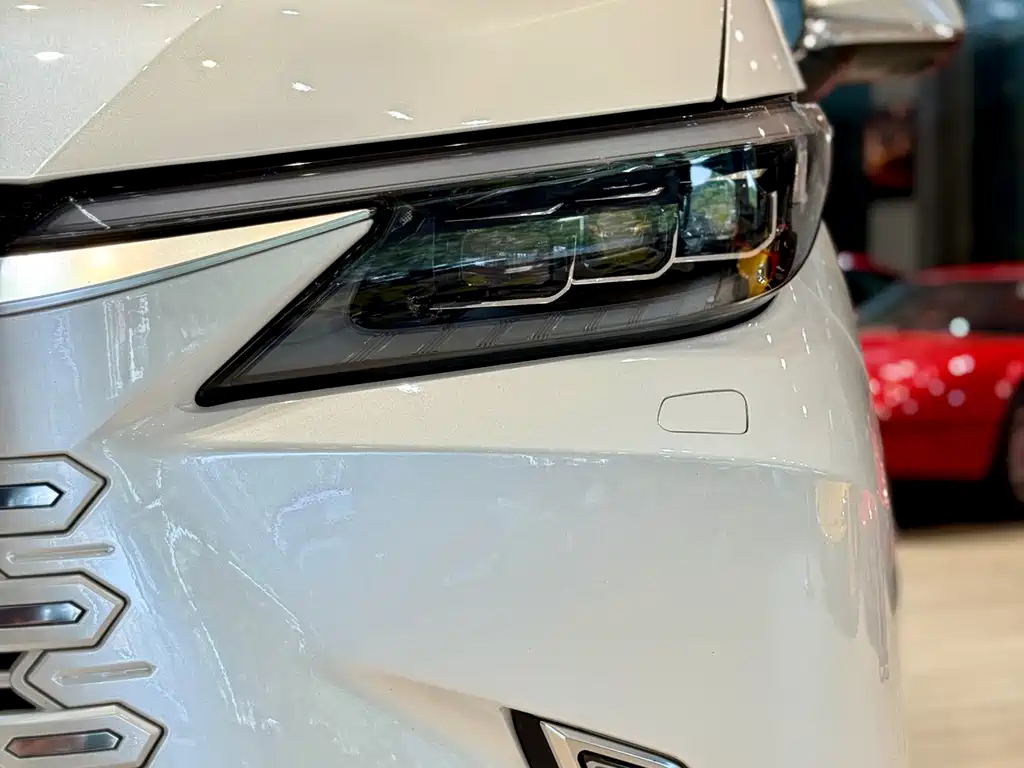 Lexus Lexus LM 350h Six-Seat Executive Edition 2025 - thumbnail 4