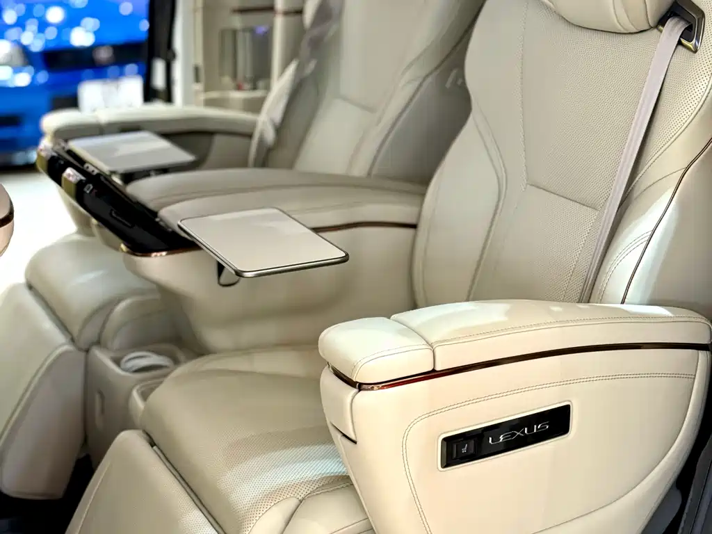 Lexus Lexus LM 350h Six-Seat Executive Edition 2025 - thumbnail 8