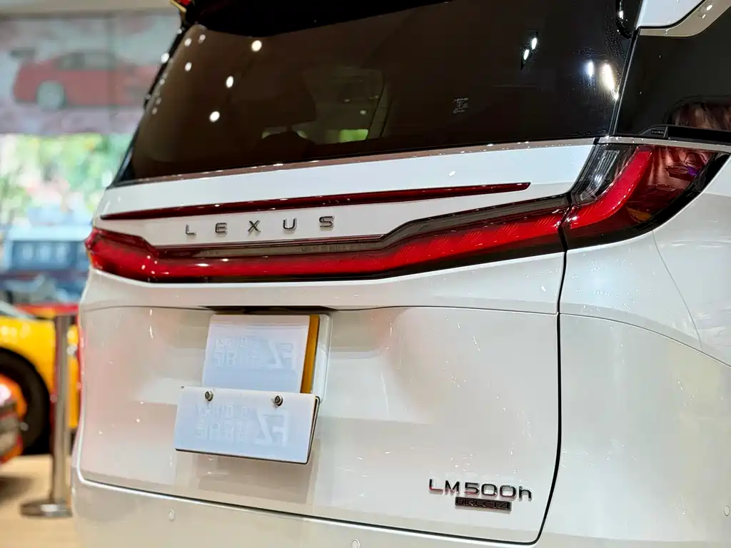 Lexus Lexus LM 350h Six-Seat Executive Edition 2025 - thumbnail 15