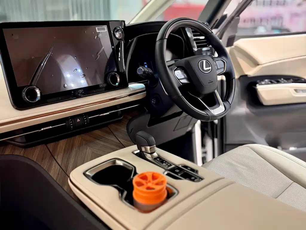 Lexus Lexus LM 350h Six-Seat Executive Edition 2025 - thumbnail 23