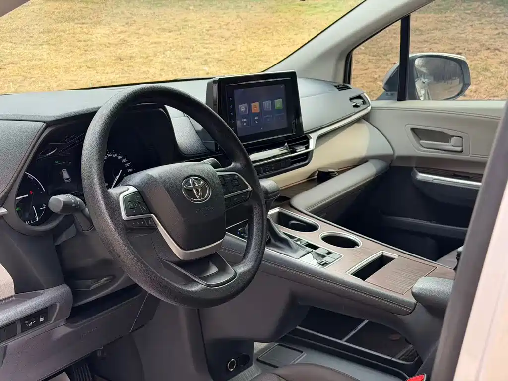Toyota Toyota Sienna 2021 2.5L Hybrid LE 2023 - thumbnail 7