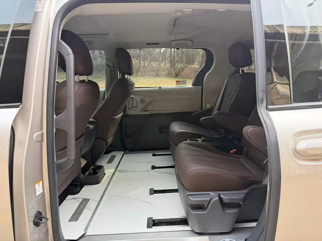 Toyota Toyota Sienna 2021 2.5L Hybrid LE 2023 - thumbnail 9