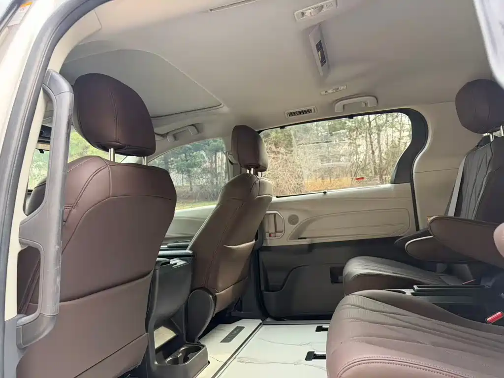 Toyota Toyota Sienna 2021 2.5L Hybrid LE 2023 - thumbnail 10
