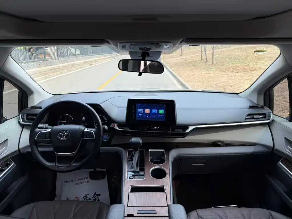 Toyota Toyota Sienna 2021 2.5L Hybrid LE 2023 - thumbnail 11