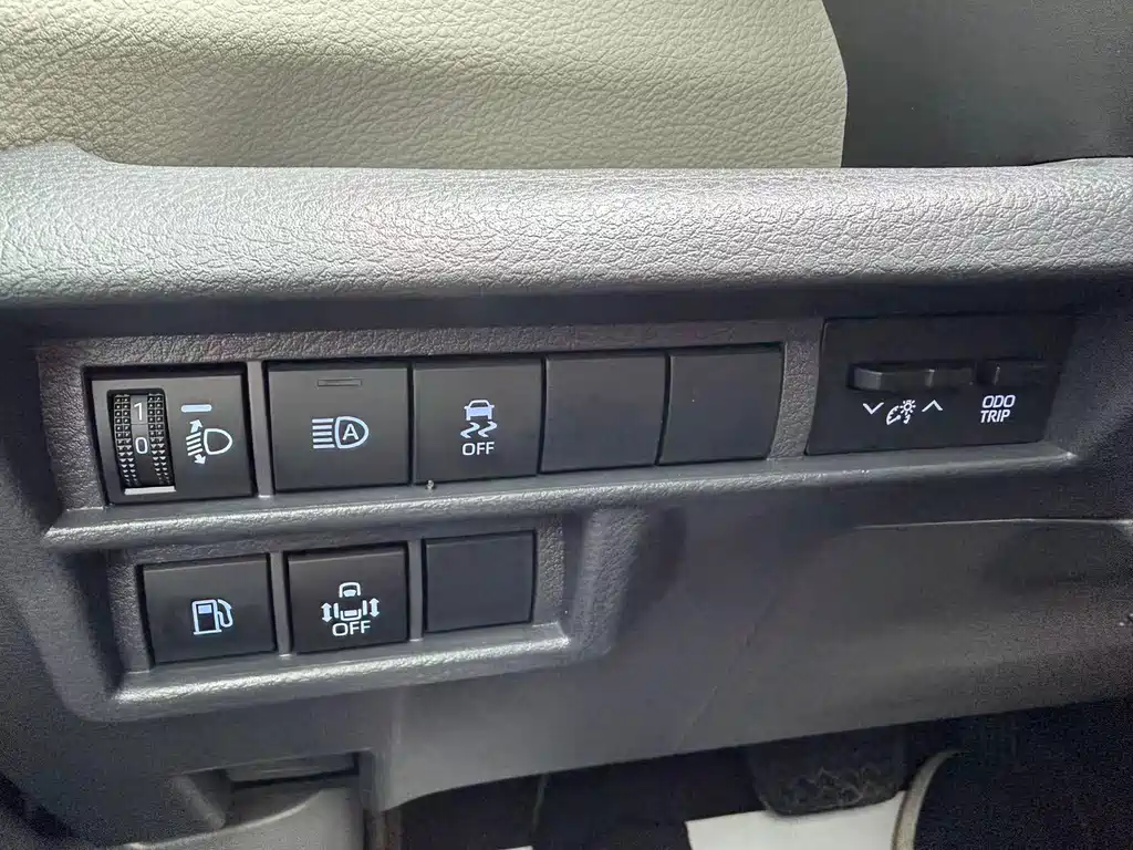 Toyota Toyota Sienna 2021 2.5L Hybrid LE 2023 - thumbnail 16