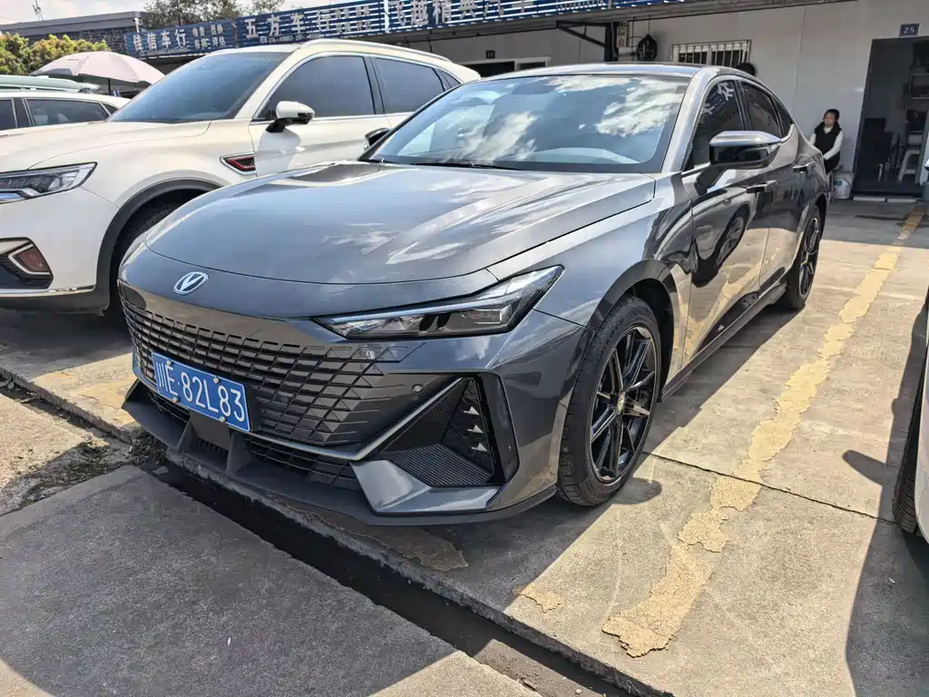 Changan Changan UNI-V 2022 1.5T Premium Edition 2022