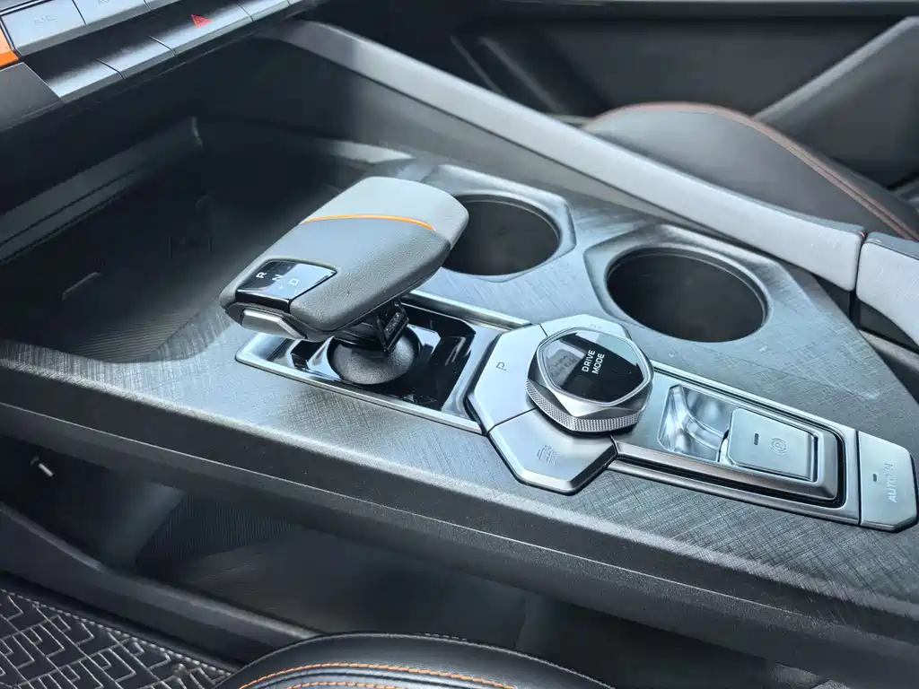 Changan Changan UNI-V 2022 1.5T Premium Edition 2022 - thumbnail 9