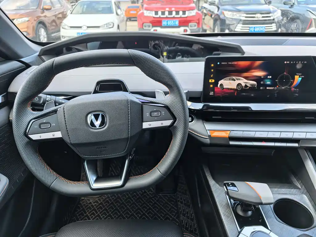 Changan Changan UNI-V 2022 1.5T Premium Edition 2022 - thumbnail 12