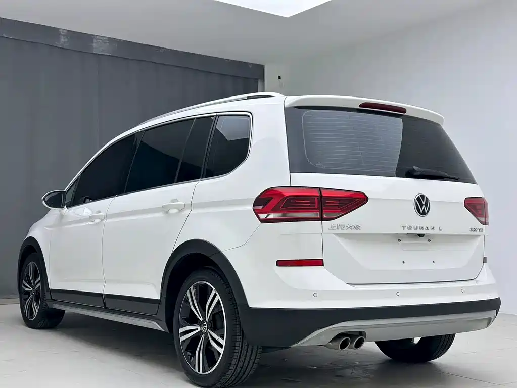 Volkswagen Volkswagen Touran 2021 Touran L 280TSI DSG Traction Edition 6-seater 2023 - thumbnail 4