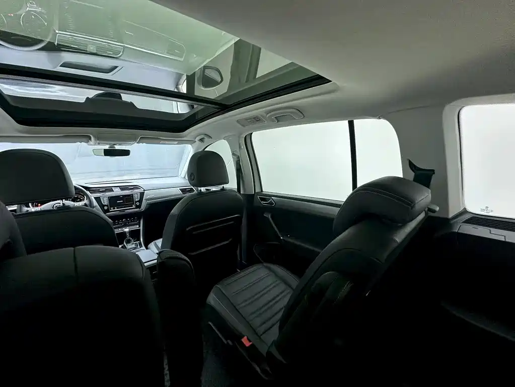 Volkswagen Volkswagen Touran 2021 Touran L 280TSI DSG Traction Edition 6-seater 2023 - thumbnail 11