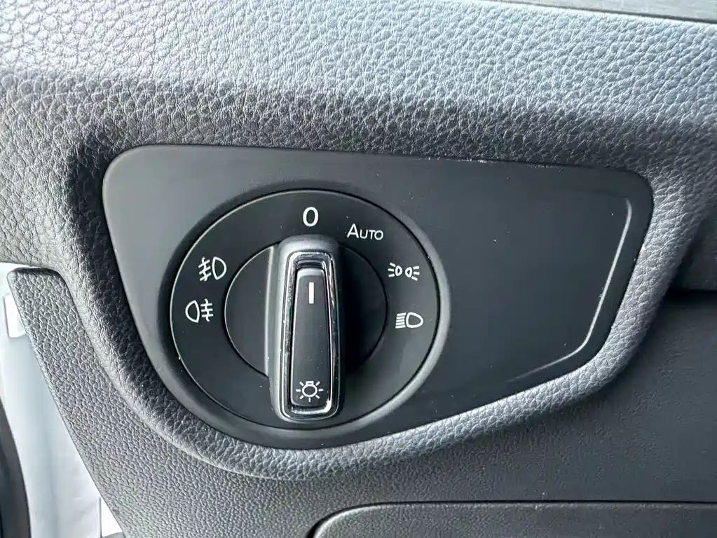Volkswagen Volkswagen Touran 2021 Touran L 280TSI DSG Traction Edition 6-seater 2023 - thumbnail 22