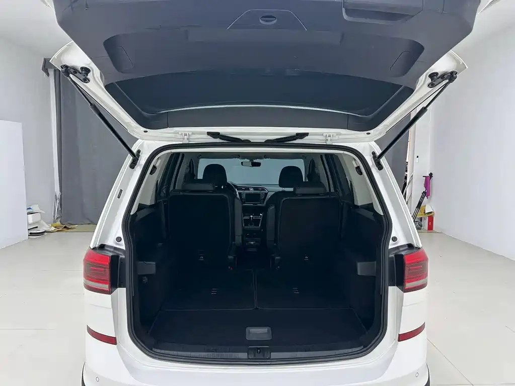 Volkswagen Volkswagen Touran 2021 Touran L 280TSI DSG Traction Edition 6-seater 2023 - thumbnail 23