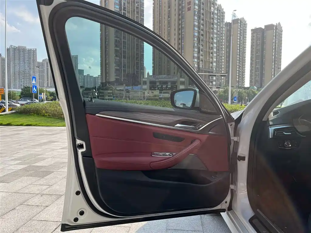 BMW BMW 5 Series 2021 Model Year Facelift 530Li Leading Edition Luxury Package 2021 - thumbnail 10